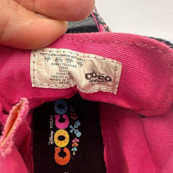 Disney's Coco Light Up Hi-Top Sneakers, VGUC, Sz 2 (K2-B) - Picture 9 of 9